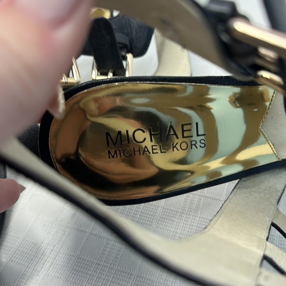 Michael Kors Viola 8M Black Leather 3 Strap Buckle Gold Zip Back Heel Sandal - Picture 6 of 8